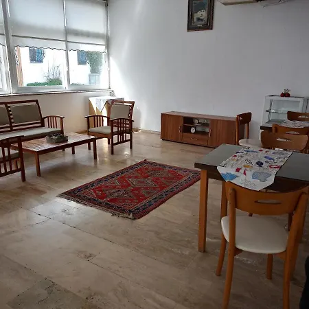 Δωμάτια σε οικογενειακή κατοικία Pay